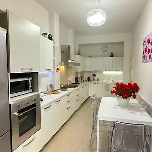  Apartment Modern River House Italy